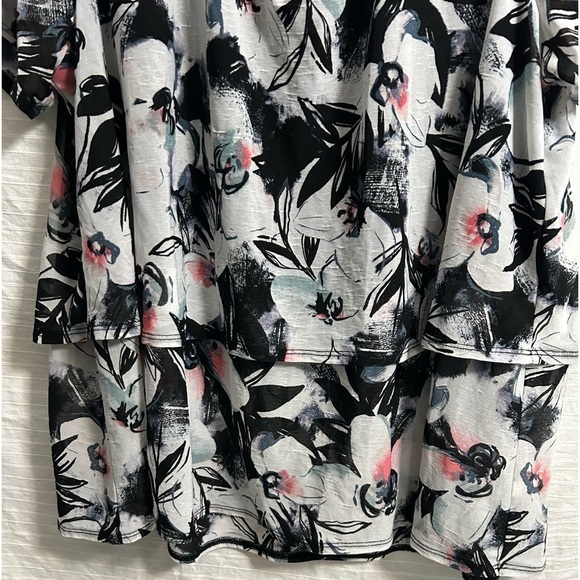 LANE BRYANT White/Black Floral Cold Shoulder Blouse Top Size 22/24 - Picture 3 of 6